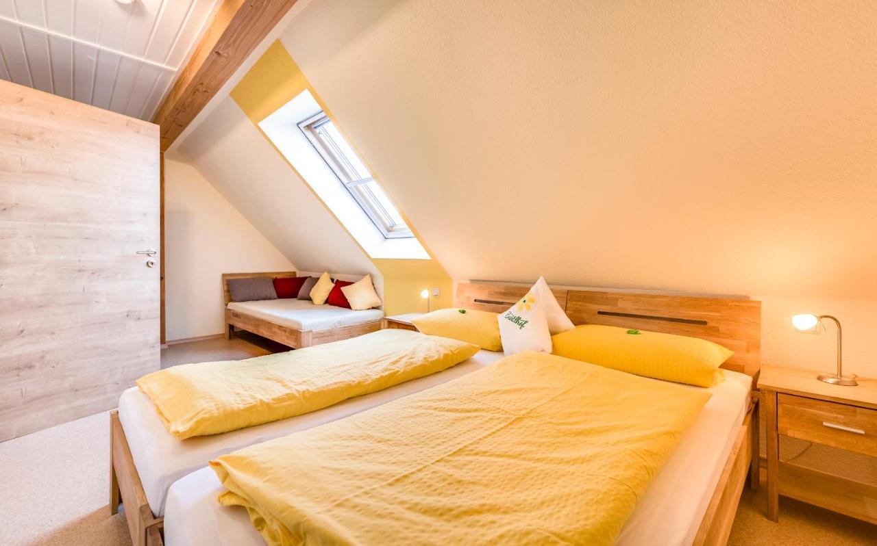 Bartlhof-Ferienwohnungen-Zimmer Бургленгенфельд Екстер'єр фото