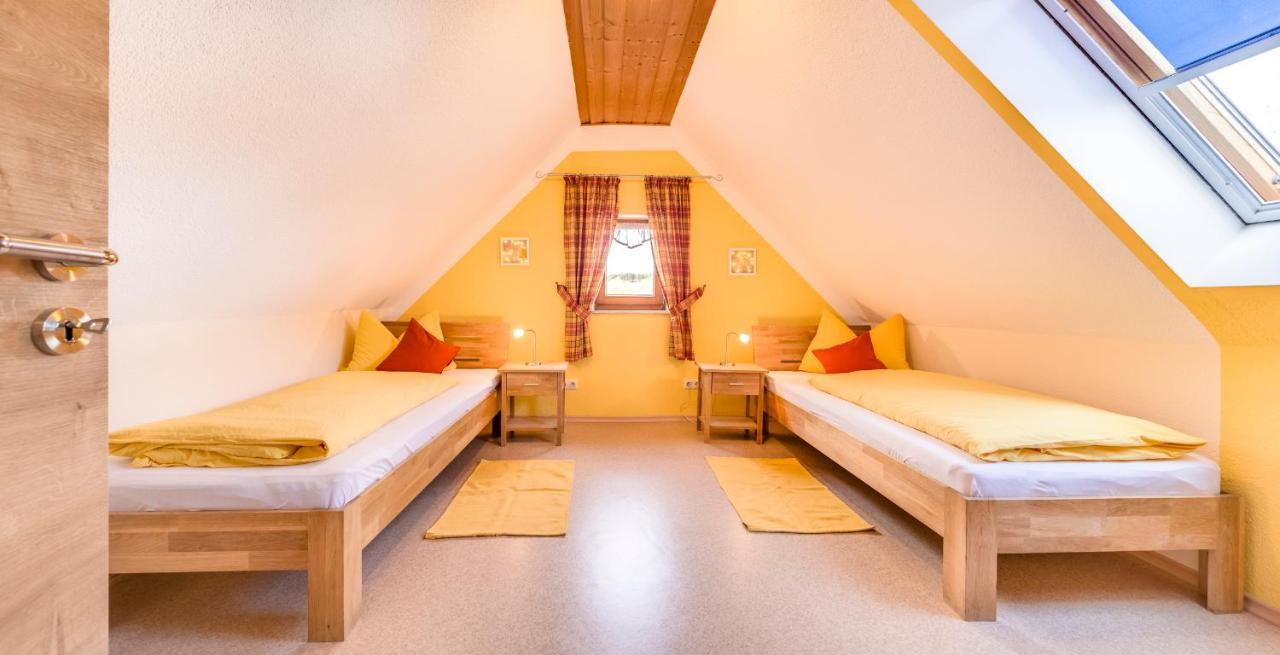 Bartlhof-Ferienwohnungen-Zimmer Бургленгенфельд Екстер'єр фото