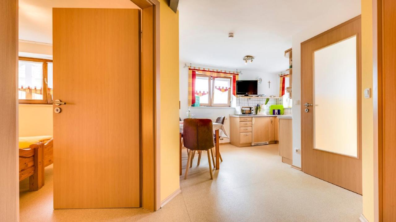 Bartlhof-Ferienwohnungen-Zimmer Бургленгенфельд Екстер'єр фото