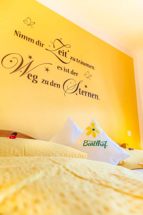 Bartlhof-Ferienwohnungen-Zimmer Бургленгенфельд Екстер'єр фото