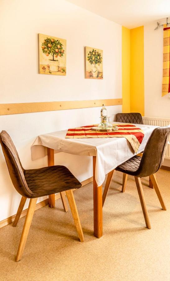 Bartlhof-Ferienwohnungen-Zimmer Бургленгенфельд Екстер'єр фото