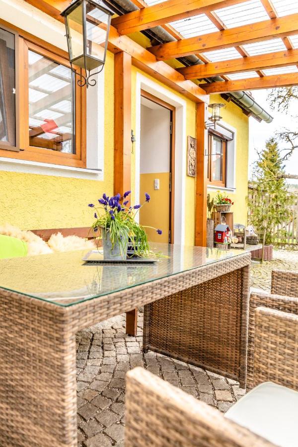 Bartlhof-Ferienwohnungen-Zimmer Бургленгенфельд Екстер'єр фото