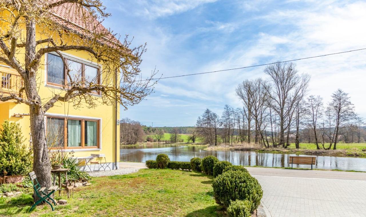 Bartlhof-Ferienwohnungen-Zimmer Бургленгенфельд Екстер'єр фото