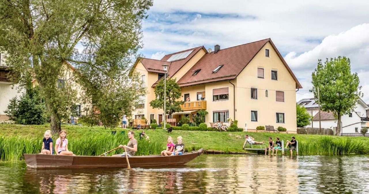 Bartlhof-Ferienwohnungen-Zimmer Бургленгенфельд Екстер'єр фото