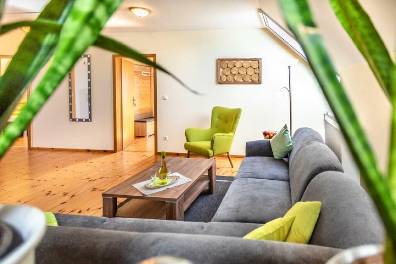Bartlhof-Ferienwohnungen-Zimmer Бургленгенфельд Екстер'єр фото