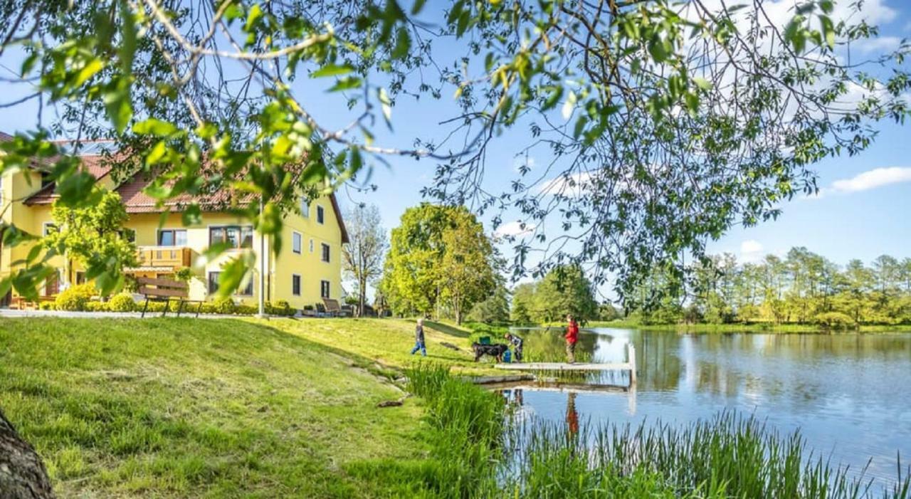 Bartlhof-Ferienwohnungen-Zimmer Бургленгенфельд Екстер'єр фото